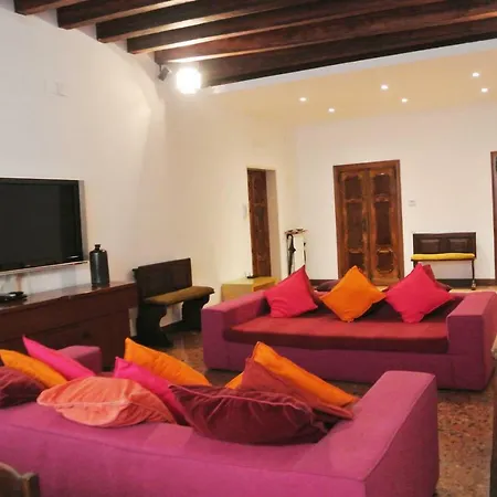 Uma Apartment